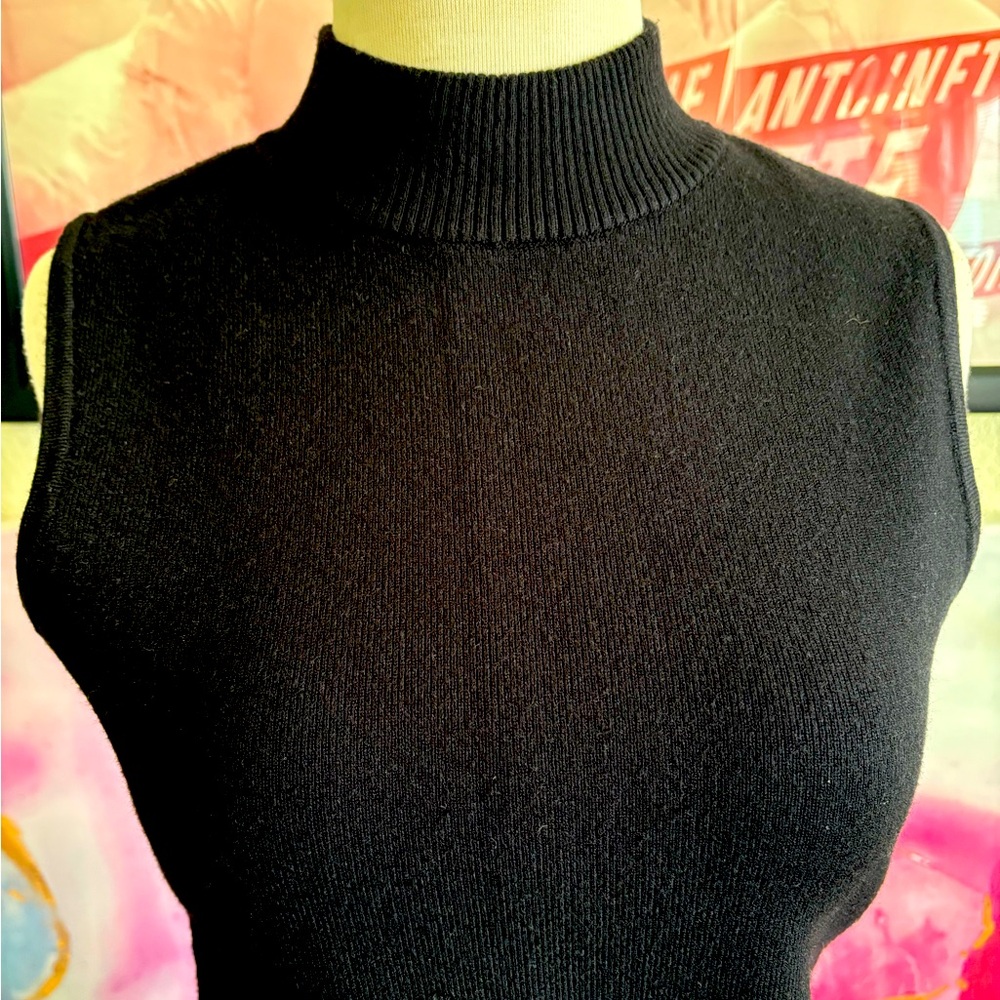 Sleeveless black dress